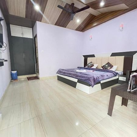 Oak Wood Homestay Banikhet Далхаузи Экстерьер фото