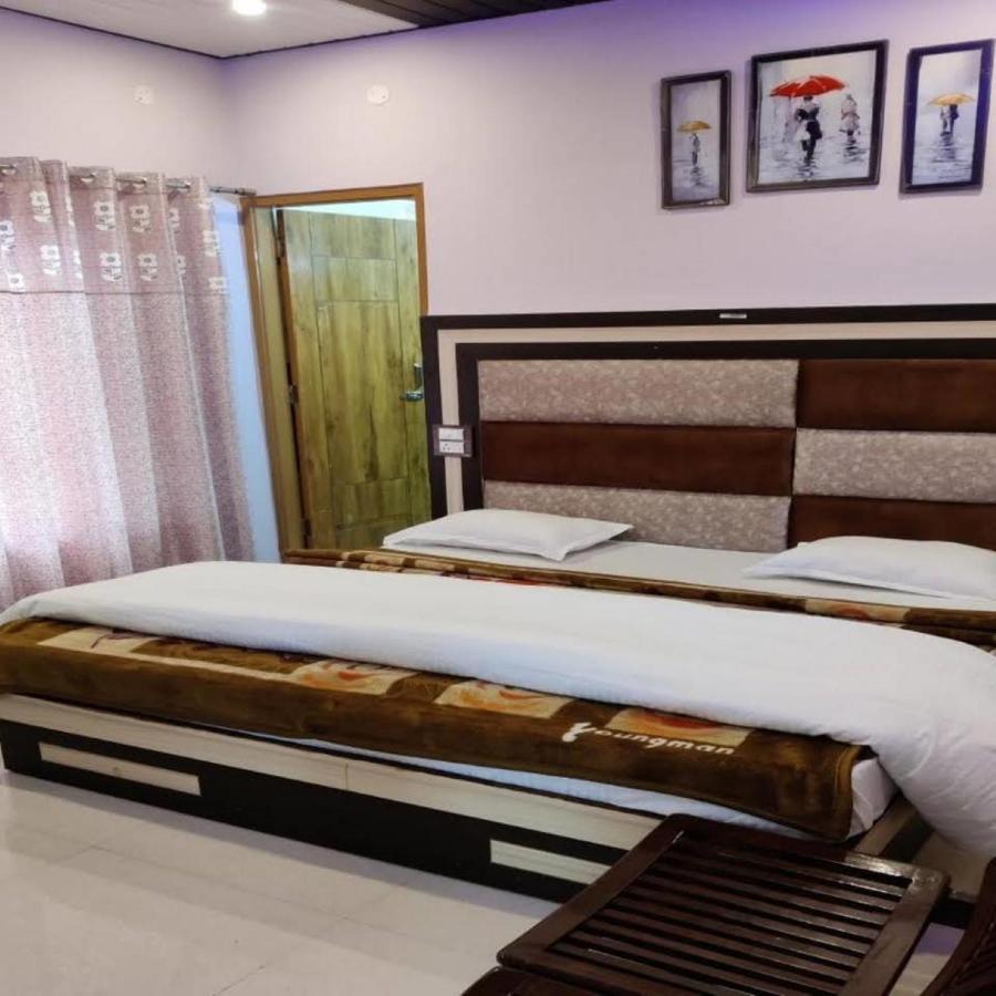 Oak Wood Homestay Banikhet Далхаузи Экстерьер фото