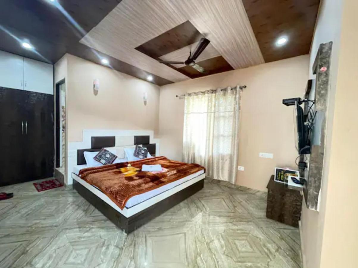 Oak Wood Homestay Banikhet Далхаузи Экстерьер фото