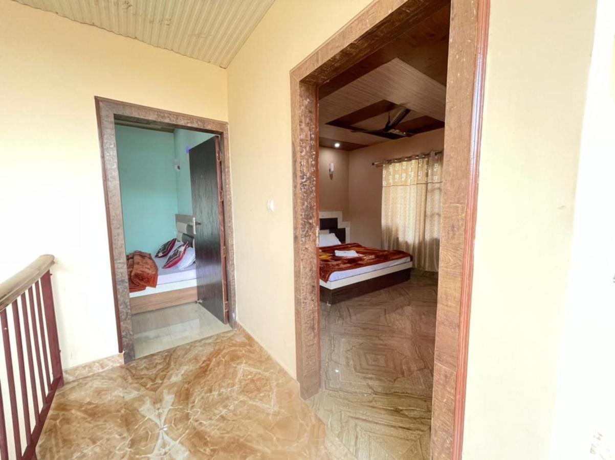 Oak Wood Homestay Banikhet Далхаузи Экстерьер фото